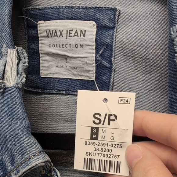 NWT Wax Jean Collection Distressed Denim Jacket Size Small - Picture 2 of 4